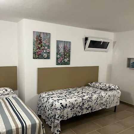Perla Bianca Villa Marina di Lizzano Exteriör bild